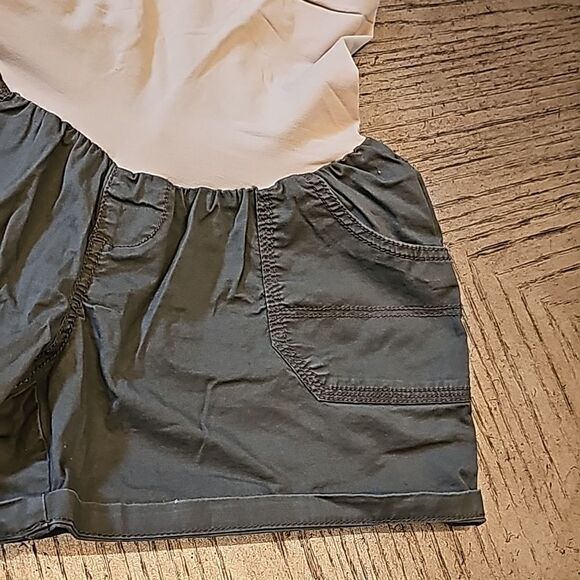 Motherhood Maternity green shorts size M - Picture 3 of 5